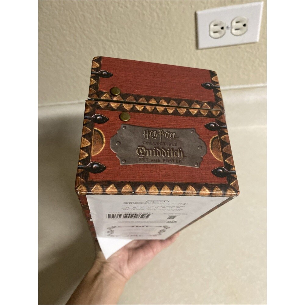 Harry Potter: Collectible Quidditch Set by Running Press - Picture 8 of 11